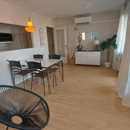 1ª Linea Reformado Y Frente Al Puerto Deportivo Firmamos Contrato Si El Cliente Lo Solicita Aunque Es Necesario Hacer La Reserva Para Poder Comunicarse Hospitalet De L'Infant Exterior photo